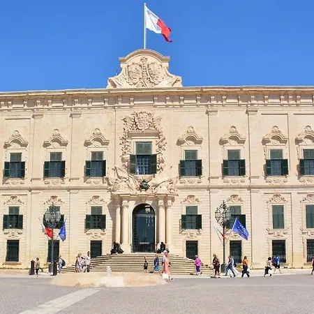 Stylish 2br In شقة *